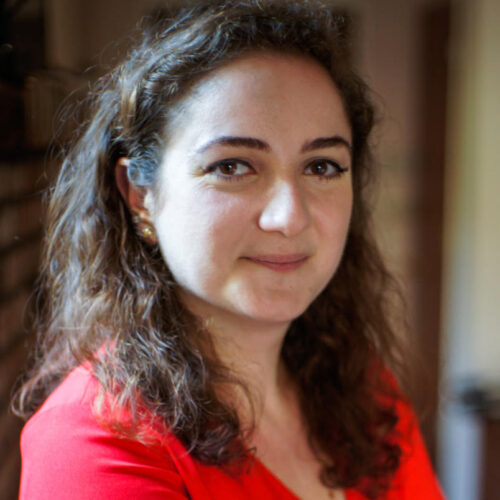 Lori Pirinjian Headshot (cropped)
